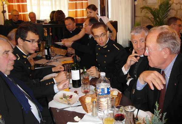 2010 - Moment de partage avec Mgr Luc Ravel (77) Êvêque aux Armées