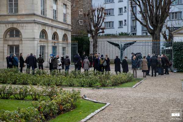Anciens élèves et familles venus à la cérémonie