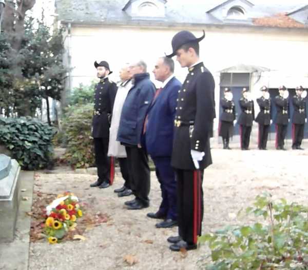 Trois présidents au Monument aux X MpF