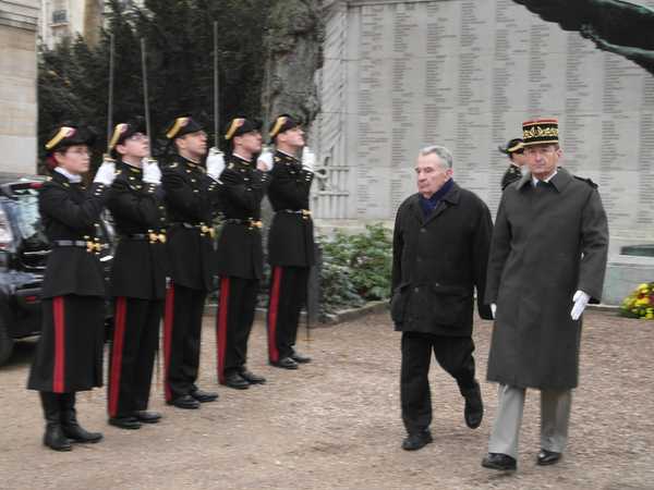 Jacques Bouttes(52) pdt d'X-Mémorial et le général Xavier Michel(72) DG de l'Ecole 